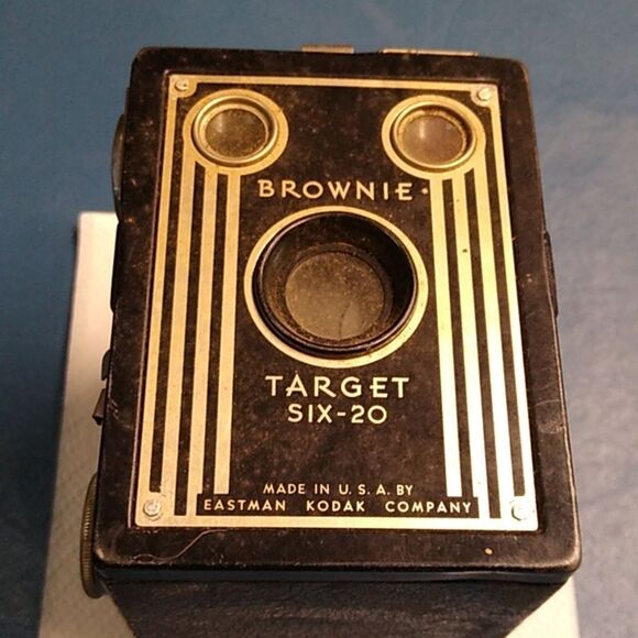 Kodak Brownie Target Six-20 Vintage Camera - Black - Picture 6 of 7